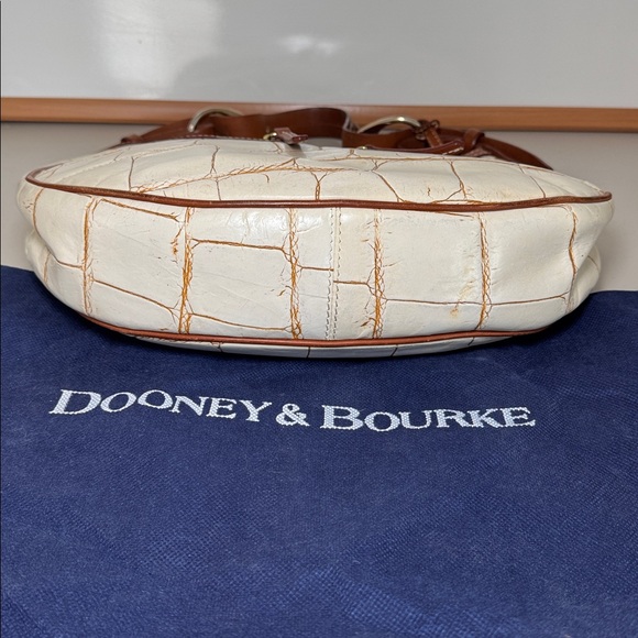 Dooney & Bourke Cream and Brown Shoulder Bag - Picture 10 of 12